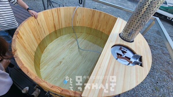편백마리가 제작한 편백원형 야외욕조
