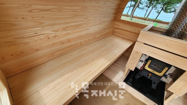 편백마리가 제작한 돔사우나 내부