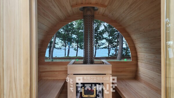 편백마리가 제작한 돔사우나 내부