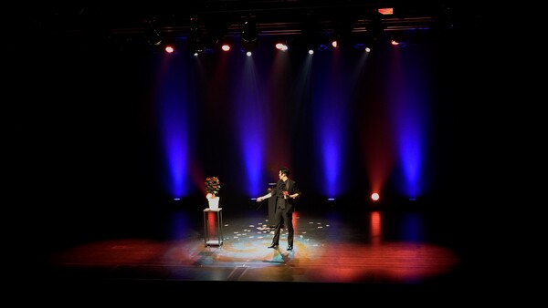 홍승인 마술사 구리문화재단 진로 매직 콘서트 0.1% 성황리 개최 기사